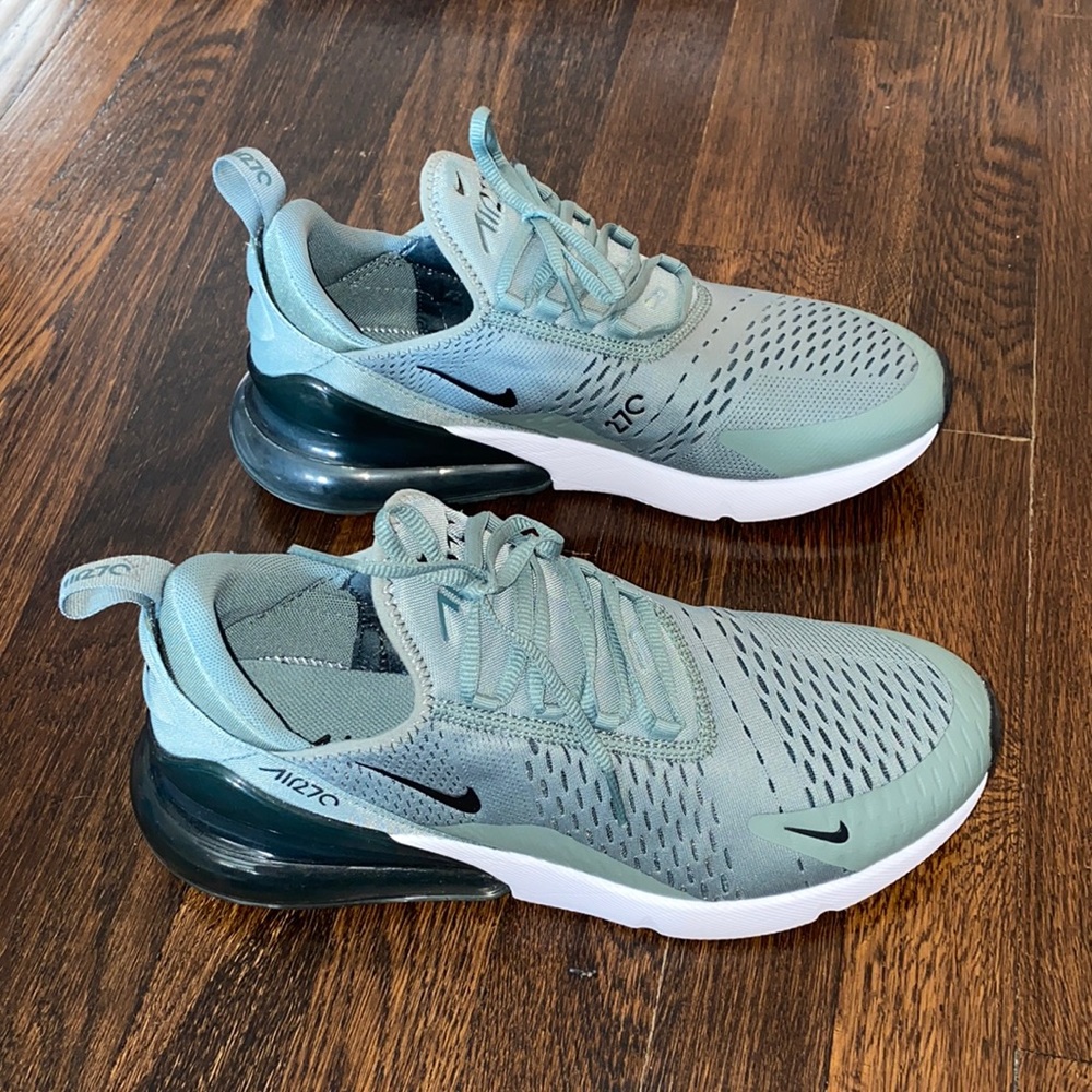 Nike Air Max 270 sneakers - Clay Green color